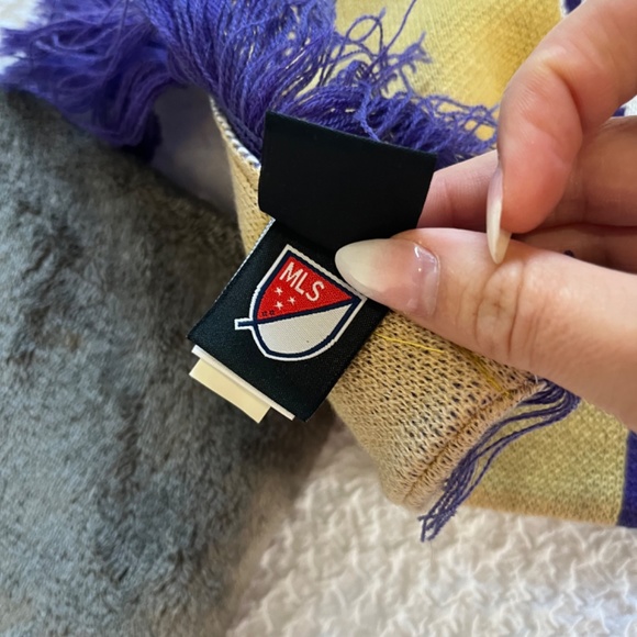 Orlando City MLS Soccer Scarf - Picture 5 of 6